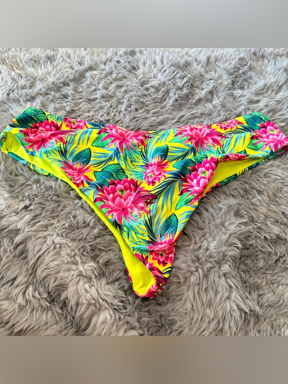 Curvy Beach yellow lotus cheeky bottom 3x